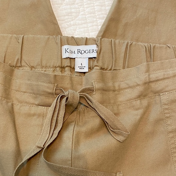 Kim Rogers Women’s tan Capri Pants/shorts Size L - Picture 1 of 7